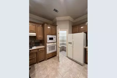 9204 Winslow Court, North Richland Hills, TX 76182 - Photo 10