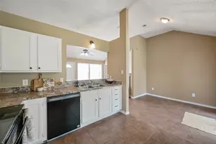 4756 Hollow Tree Dr, Arlington, TX 76018 - Photo 16