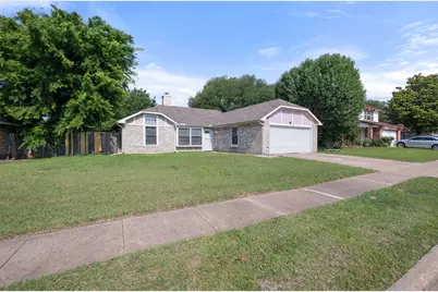 4756 Hollow Tree Drive, Arlington, TX 76018 - Photo 2