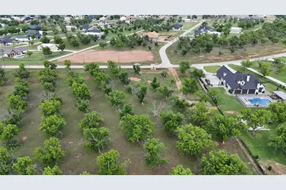 8317 W Landings Road, Granbury, TX 76049 - Photo 2