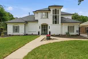 3636 Chateaux Ln, Hurst, TX 76054 - Photo 2