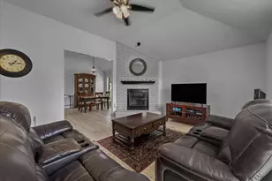 1315 Silver Maple Dr, Carrollton, TX 75007 - Photo 4
