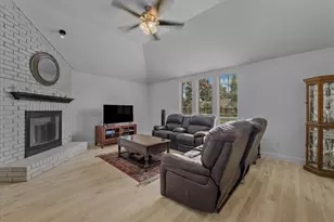 1315 Silver Maple Dr, Carrollton, TX 75007 - Photo 2