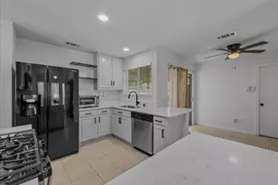 1315 Silver Maple Dr, Carrollton, TX 75007 - Photo 6