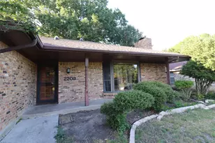 2203 Glen Forest Ln, Plano, TX 75023 - Photo 2