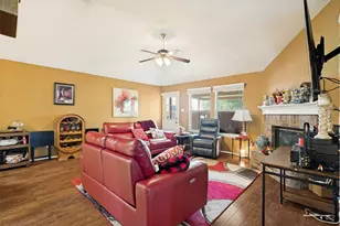 1005 Darren Dr, Burleson, TX 76028 - Photo 10