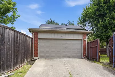 2142 Falcon Ridge Drive, Carrollton, TX 75010 - Photo 6