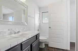 2142 Falcon Ridge Dr, Carrollton, TX 75010 - Photo 24