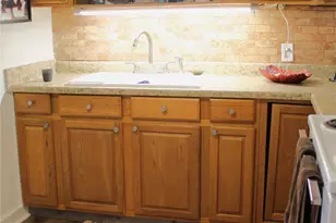 303 S Lennox St, Stephenville, TX 76401 - Photo 6