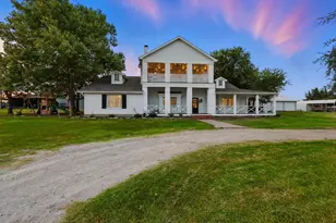 185 Quail Run Ct, Decatur, TX 76234 - Photo 2