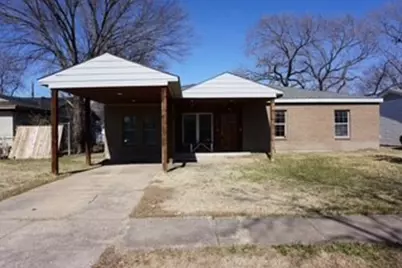 134 W Cober Drive, Grand Prairie, TX 75051 - Photo 1