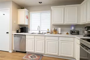 747 Cedar Leaf Cir, Lake Dallas, TX 75065 - Photo 16