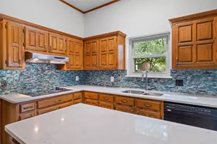4930 High Creek Dr, Arlington, TX 76017 - Photo 10