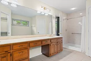 4930 High Creek Dr, Arlington, TX 76017 - Photo 14