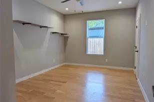 2871 E Overton Rd, Dallas, TX 75216 - Photo 16