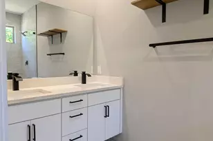 2871 E Overton Rd, Dallas, TX 75216 - Photo 8