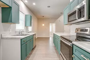 411 W Gould St, Hillsboro, TX 76645 - Photo 16