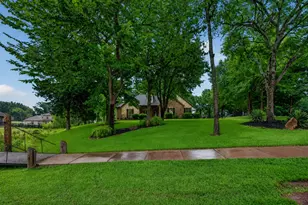 109 Lighthouse Ln, Mabank, TX 75143 - Photo 2