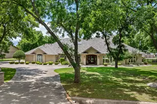 5501 Flagstick Dr, Granbury, TX 76049 - Photo 2