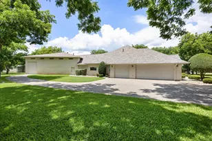 5501 Flagstick Dr, Granbury, TX 76049 - Photo 38