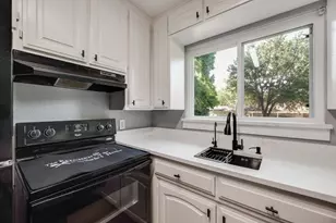 1512 Sherman St, Arlington, TX 76012 - Photo 8