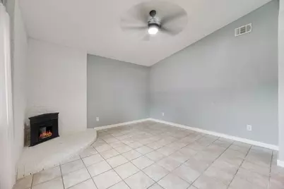 1512 Sherman Street, Arlington, TX 76012 - Photo 2
