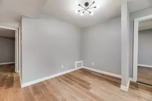 1512 Sherman St, Arlington, TX 76012 - Photo 4