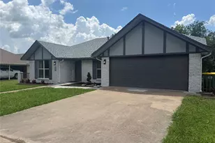1415 Robert E Lee Dr, Marlin, TX 76661 - Photo 2