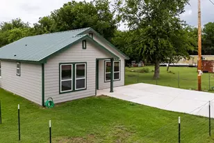 328 E Norway St, Walnut Springs, TX 76690 - Photo 28