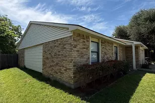 5725 Maiden Ln, Fort Worth, TX 76131 - Photo 2