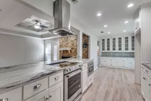 2020 Normandy Dr, Hurst, TX 76054 - Photo 8