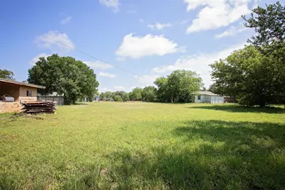 417 Summitt Avenue, Graham, TX 76450 - Photo 36