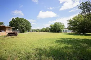 417 Summitt Ave, Graham, TX 76450 - Photo 36