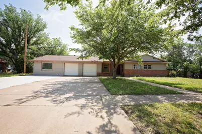 417 Summitt Avenue, Graham, TX 76450 - Photo 2