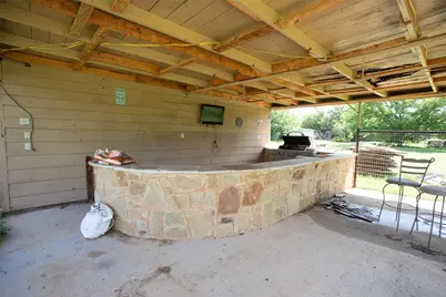 417 Summitt Avenue, Graham, TX 76450 - Photo 32