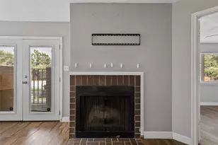 2312 Balsam Dr, Arlington, TX 76006 - Photo 6