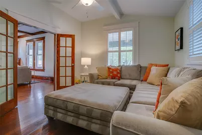 911 Woodlawn Avenue, Dallas, TX 75208 - Photo 10