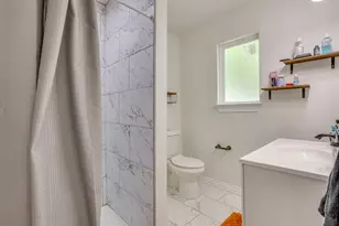 109 W Purdom Ave, Alvarado, TX 76009 - Photo 32