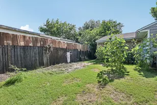 618 SE 3rd St, Grand Prairie, TX 75051 - Photo 18