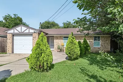 618 SE 3rd Street, Grand Prairie, TX 75051 - Photo 1