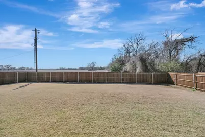 2202 Briarwood Drive, Bridgeport, TX 76426 - Photo 32