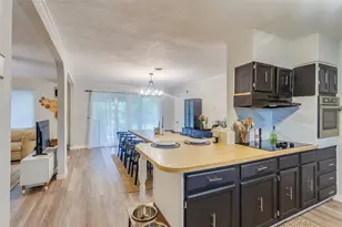 2012 Bradford Dr, Arlington, TX 76010 - Photo 8