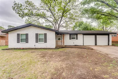 2012 Bradford Drive, Arlington, TX 76010 - Photo 2
