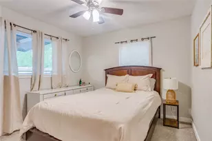 2012 Bradford Dr, Arlington, TX 76010 - Photo 12