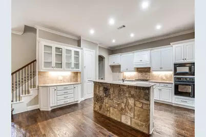 1402 Hampton Road, Grapevine, TX 76051 - Photo 4