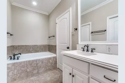 1402 Hampton Road, Grapevine, TX 76051 - Photo 10