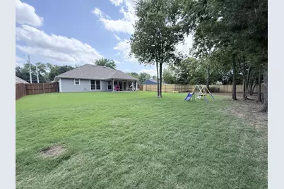 700 E Walcott Street, Pilot Point, TX 76258 - Photo 22