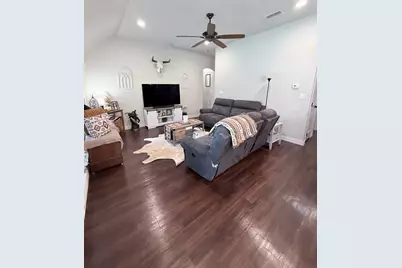 700 E Walcott Street, Pilot Point, TX 76258 - Photo 6