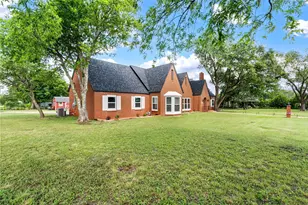700 Jackson, McGregor, TX 76657 - Photo 2