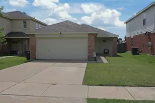 6701 Waterhill Ln, Fort Worth, TX 76179 - Photo 2